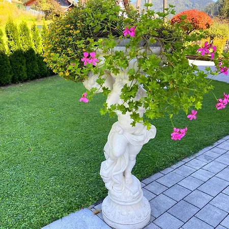 Fiore Am Naturschwimmbad! * Puch (Villach)