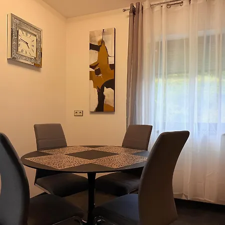 Apartamento Fiore Am Naturschwimmbad! *