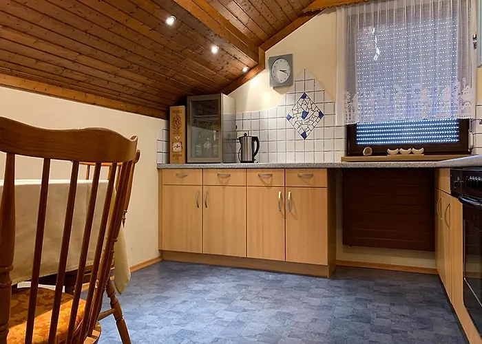 Fiore Am Naturschwimmbad! * Puch (Villach)