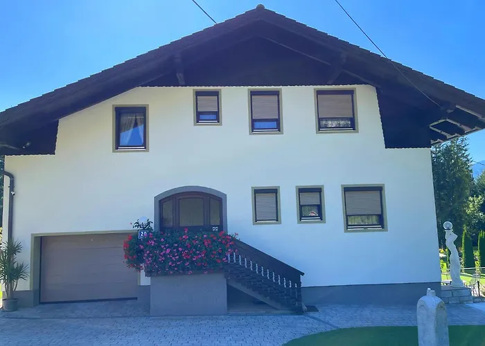 Fiore Am Naturschwimmbad! * Puch (Villach)